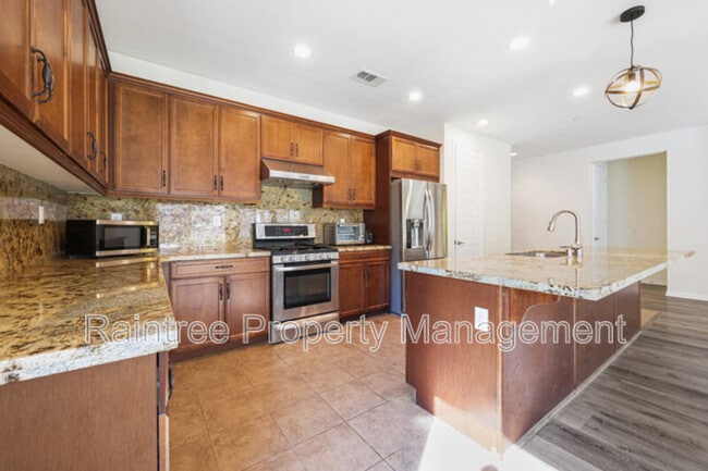 Foto del edificio - 1735 Avenida Regina