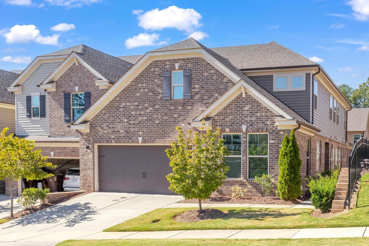 $3200/month Cary townhome - 728 Lampwick Ln