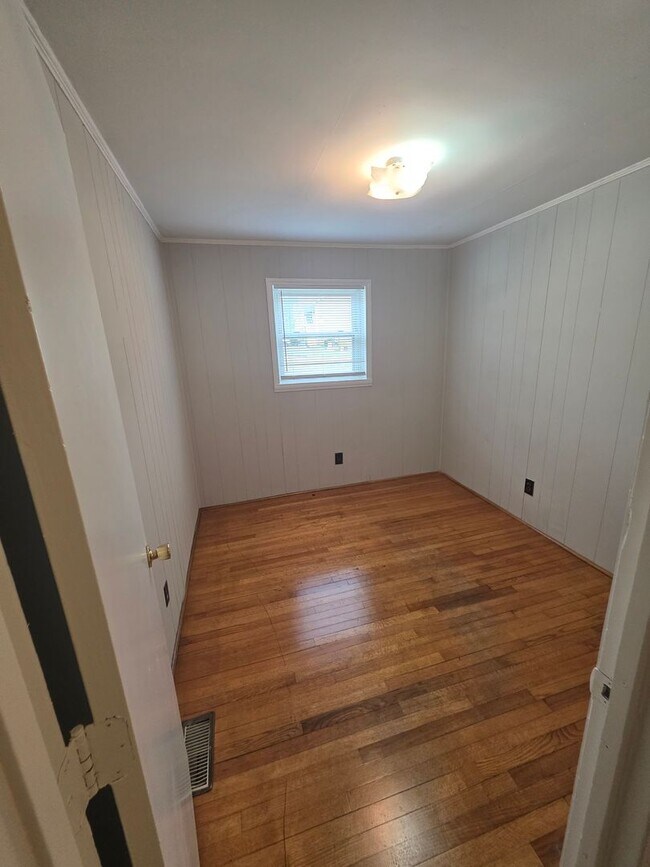 Foto del edificio - 4848 Berl St