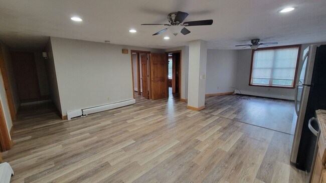 Building Photo - 147 Oak Street