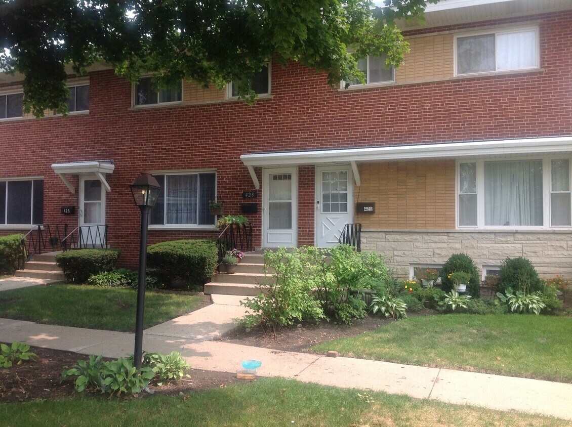 Primary Photo - 423 E Lincoln St