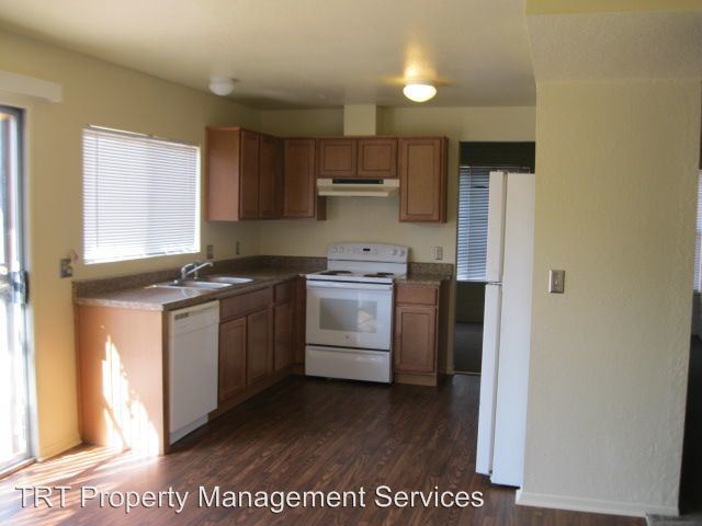 Building Photo - 2750 W San Serafin Dr