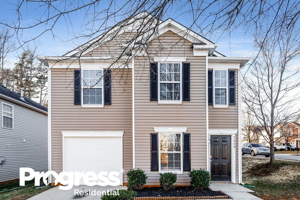 Foto principal - 7249 Fox Point Dr