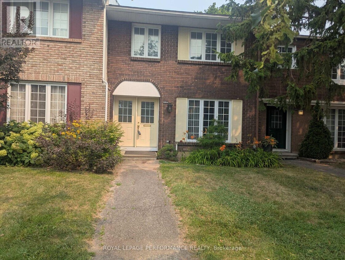 Photo principale - 1053 Meadowlands Dr