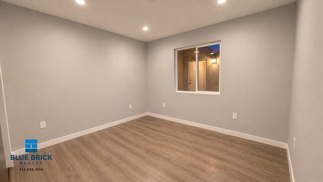 Foto del edificio - 1242 W 93rd St
