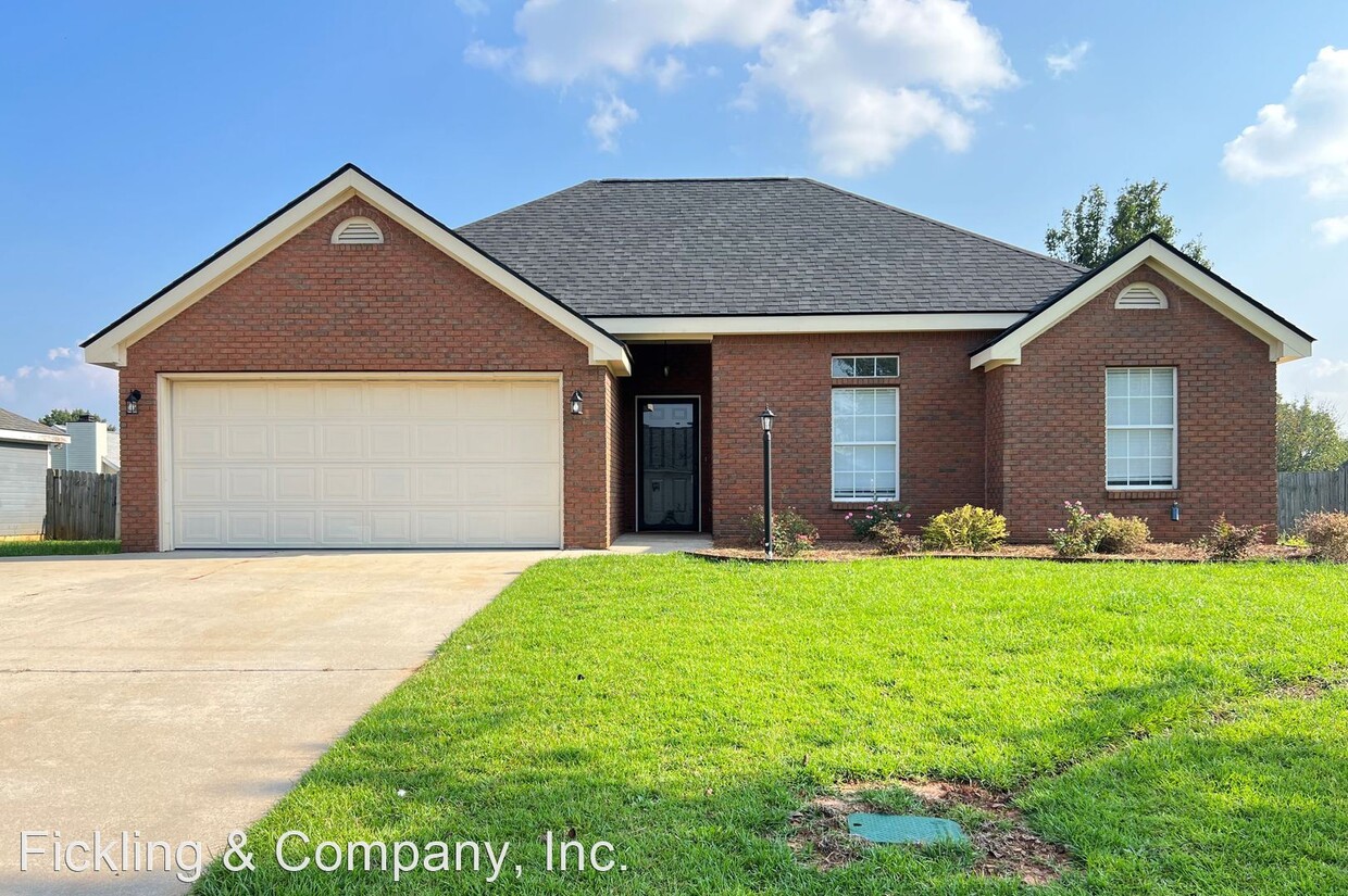 Primary Photo - 3 br, 2 bath House - 203 Bryson Way