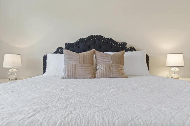 Foto del edificio - Luxurious 4-Bed Townhouse with Fireplace &...