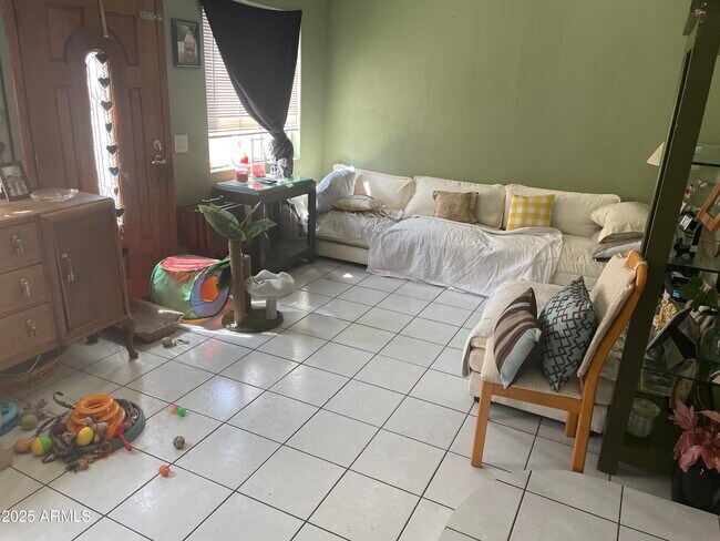 Foto del edificio - 277 W 16th Ave