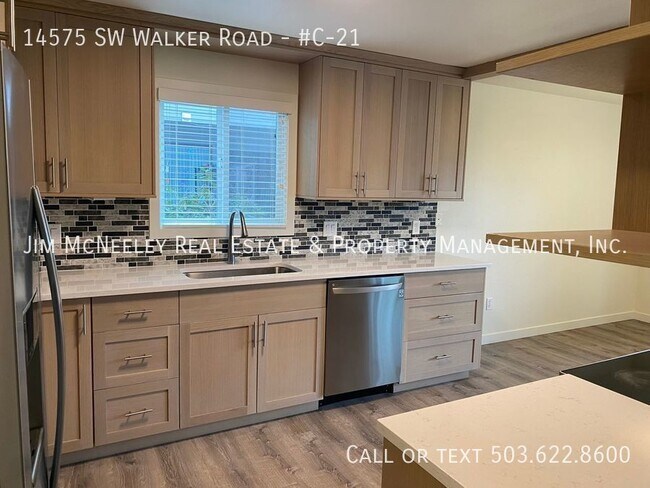 Building Photo - Beautifully Remodeled Condo Across from Nike!