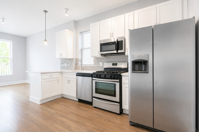 Building Photo - 1726 W 21st St
