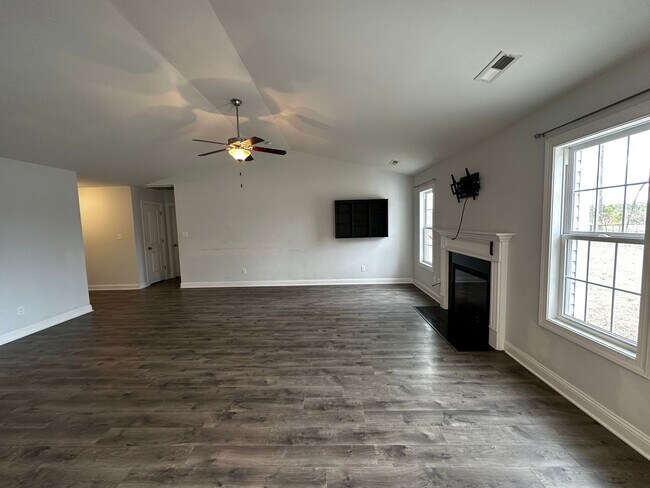 Building Photo - 102 Quail Hollow Drive, Goldsboro, NC 27534