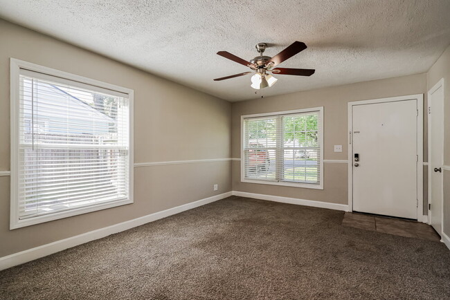 Building Photo - 4724 Granada Dr