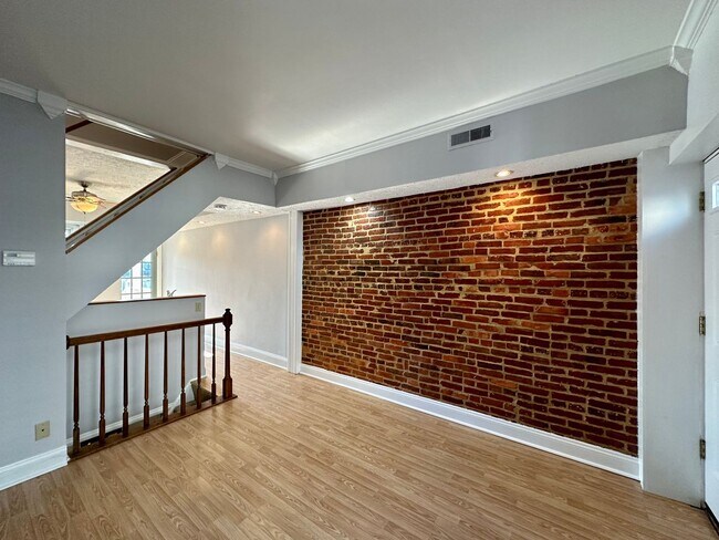 Foto del edificio - Charming 2Bed/1Bath near Patterson Park