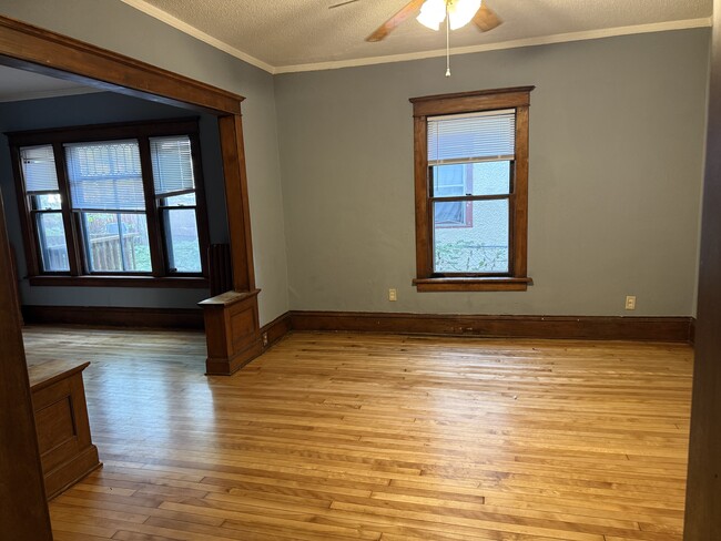 Building Photo - 2621 Columbus Ave
