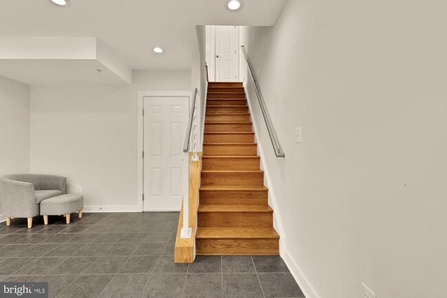 Building Photo - 4333 Kennedy St