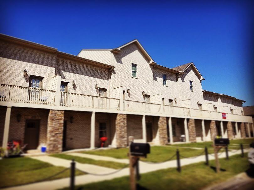 Foto principal - 430 Wesley Pl