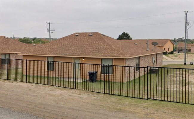 Building Photo - 108 Round Rock Dr