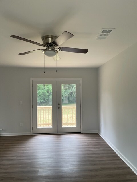 Living Room - 2237 Panstone Dr SW