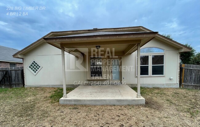 Building Photo - 4 Bedroom, 2 Bathroom Home for Rent in Tem...