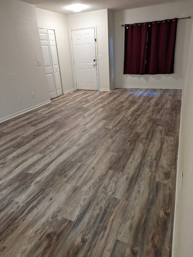 Foto del edificio - 897 Fording Island Rd