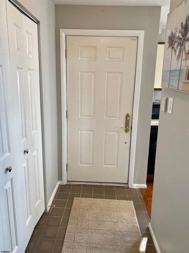 6601 Monmouth Ave Unit B, Ventnor City, NJ 08406 Condo for Rent in