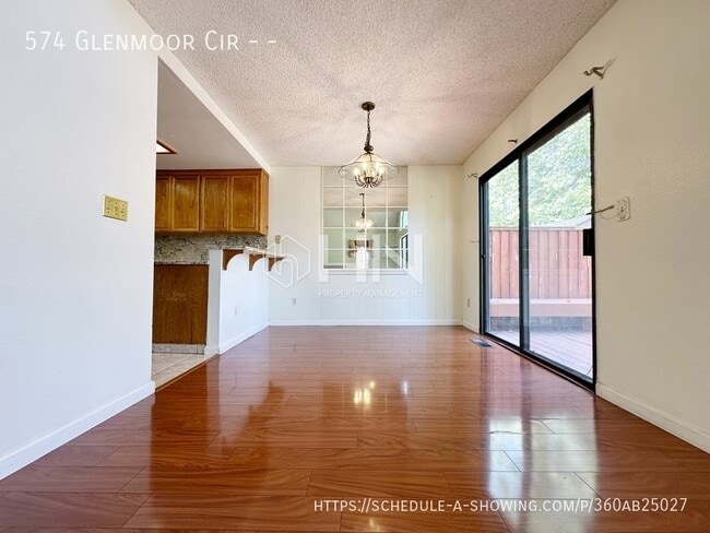 Building Photo - 574 Glenmoor Cir