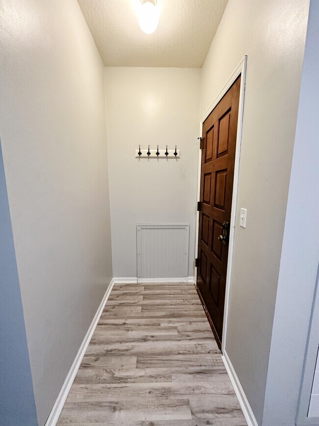 Building Photo - 1392 Carling Dr