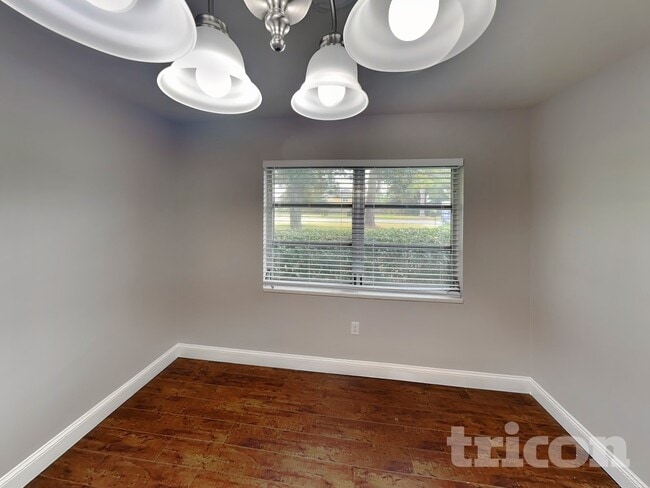 Building Photo - 1006 Barton Blvd