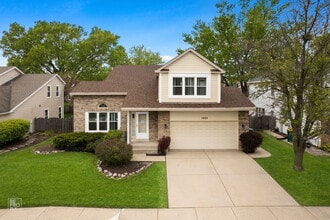 Building Photo - 1002 Hobson Dr