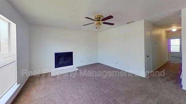 Building Photo - 151 Allencrest Dr