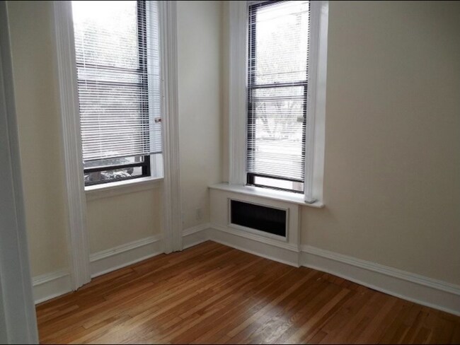 Building Photo - 229 8th St