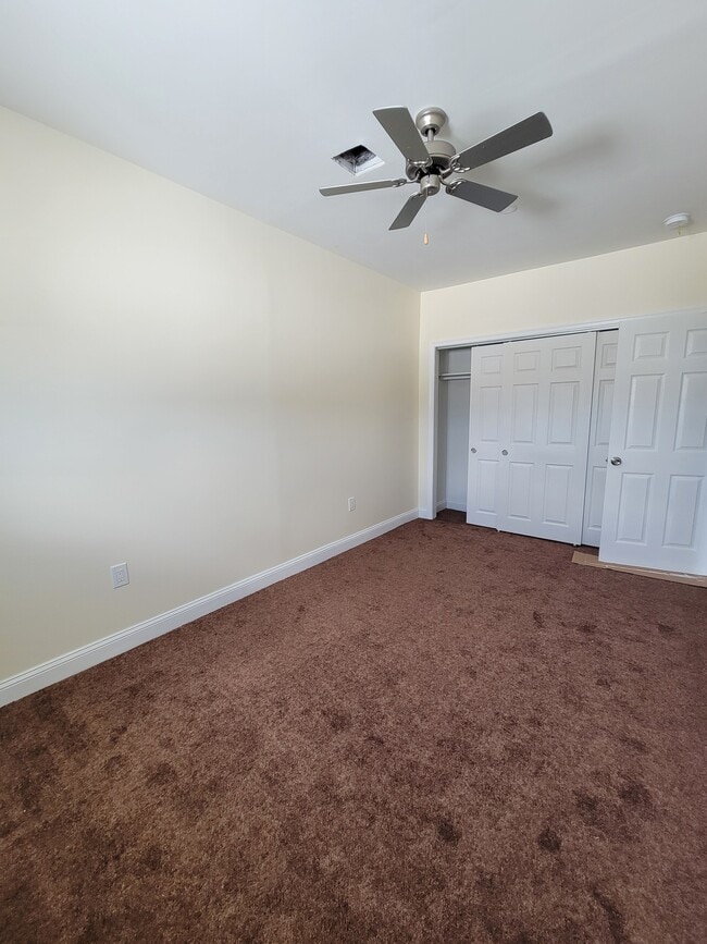 Bedroom - 71 Bellevue Ave