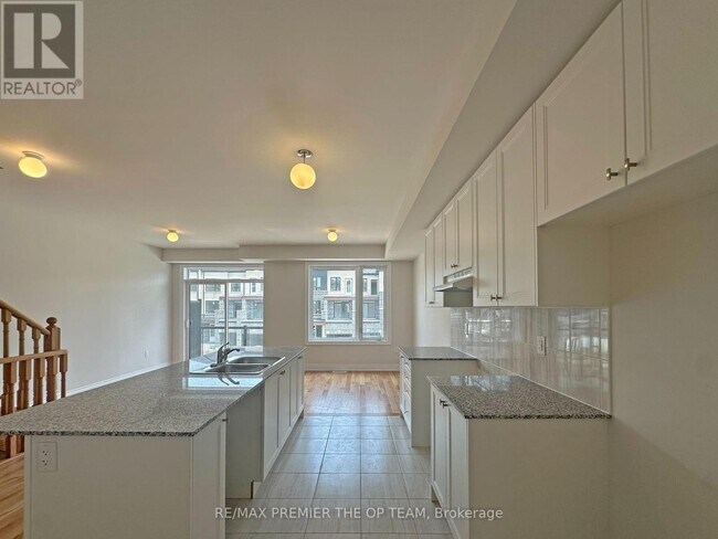 Building Photo - 120 Tennant Cir