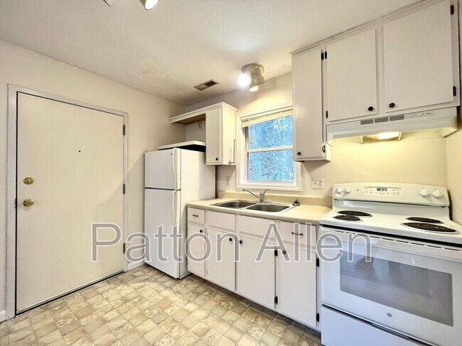 Building Photo - 109 Citadel Dr