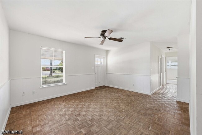 Building Photo - 1377 11th Ct N