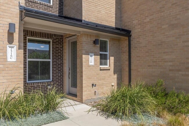 Building Photo - 2516 Simond Ave