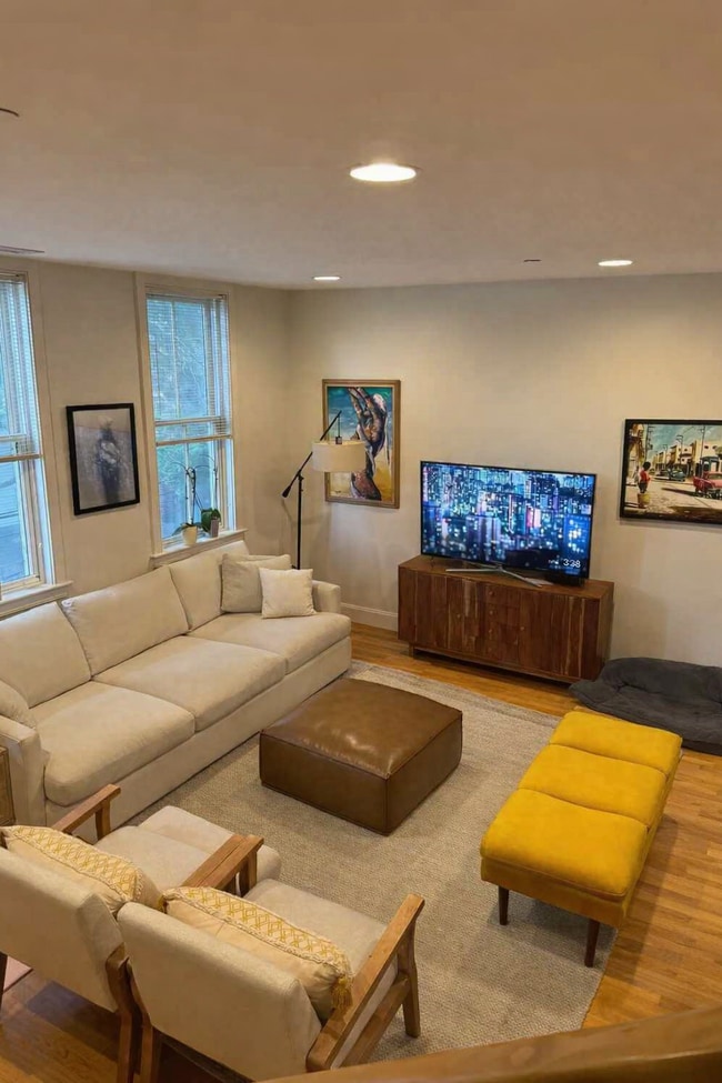 Building Photo - 108 2nd St