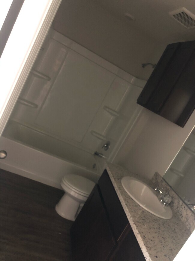 Building Photo - 5401 Greenridge Ln