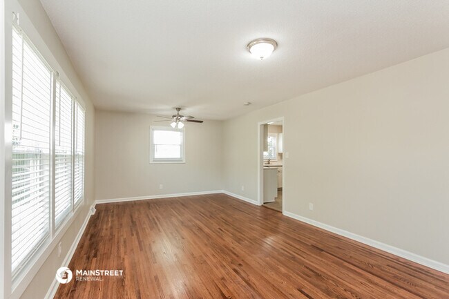 Building Photo - 6929 Idlewild Rd