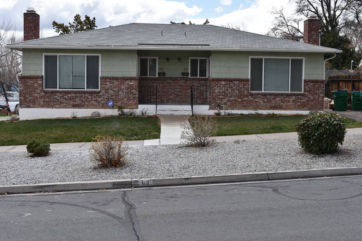 Primary Photo - 400-404 LaRue Ave.