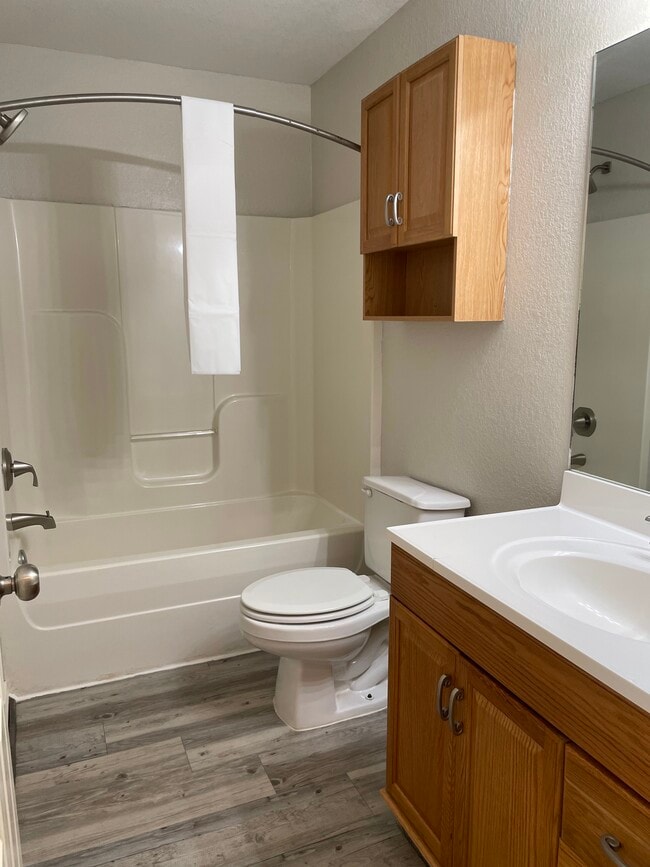 Primary Bath - 772 S Polk St
