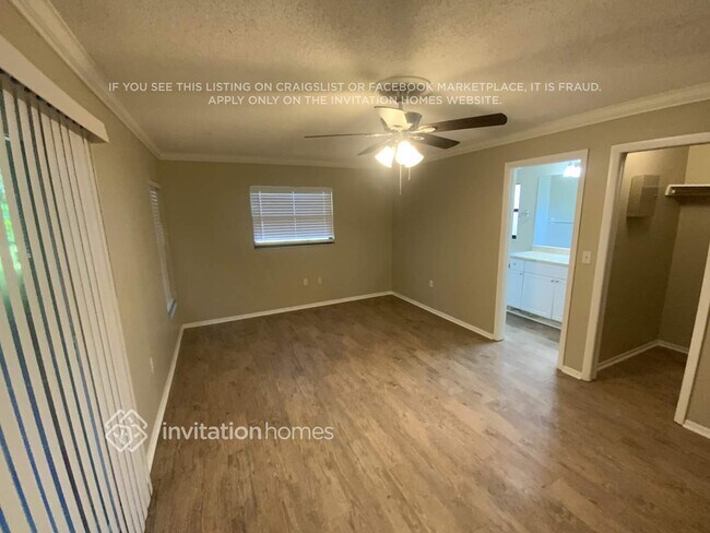 Building Photo - 7806 38th Ct E