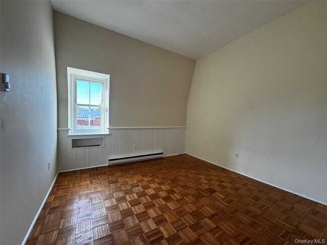 Building Photo - 24 Front St