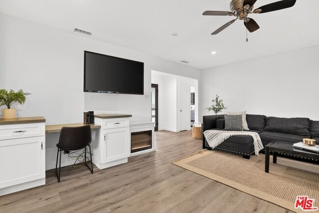 Building Photo - 6565 Randi Ave