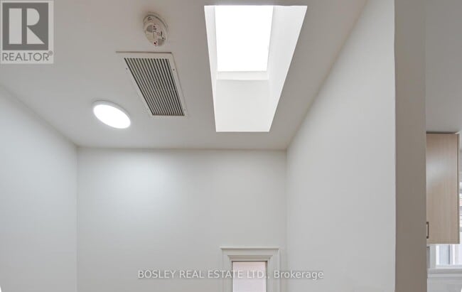 Building Photo - 272 Dovercourt Rd
