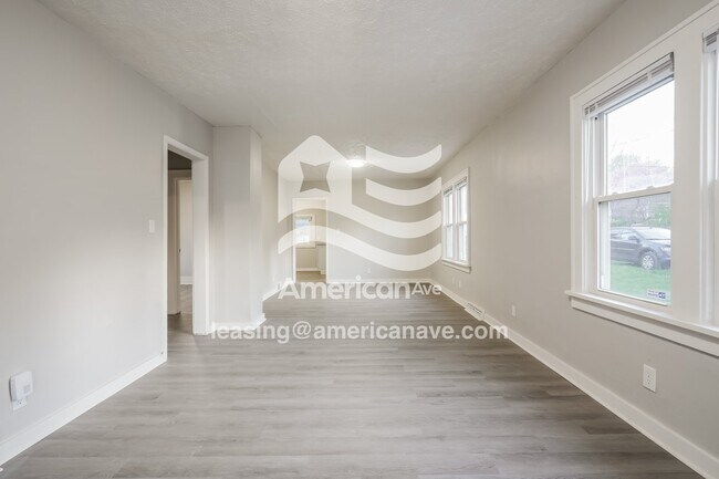 Building Photo - 1710 Elwood Ave
