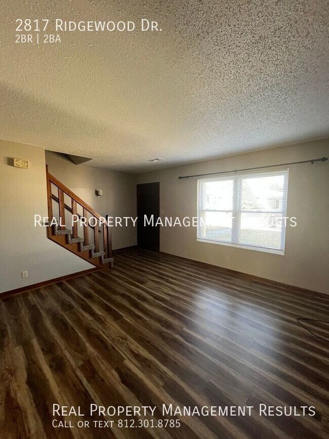 Building Photo - 2 Bedroom, 1.5 Bath Duplex, North Side