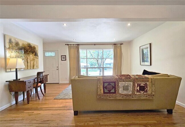 Foto del edificio - 194 Kenneth Dr