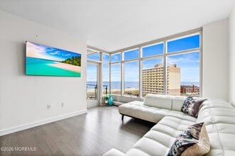 Building Photo - 15 Morris Ave