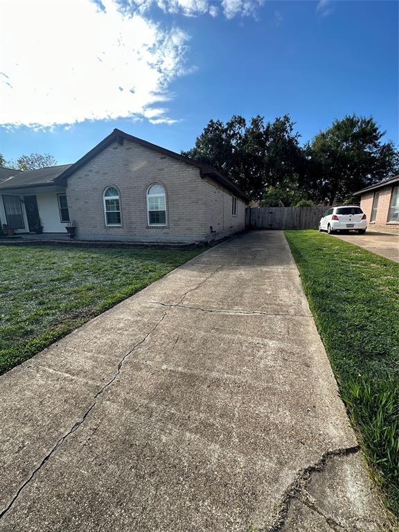Building Photo - 3810 Westmeadow Dr